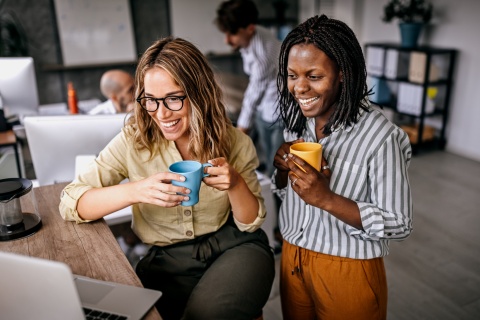 Global HR managers researching business culture in Colombia