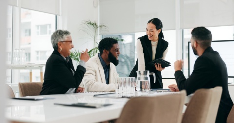 Global HR managers discussing business culture in Saudi Arabia