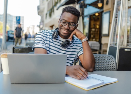 HR manager researching how to get work authorization in Cote d'Ivoire