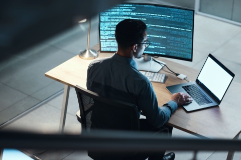 HR manager researches how to get legal work authorization in Switzerland