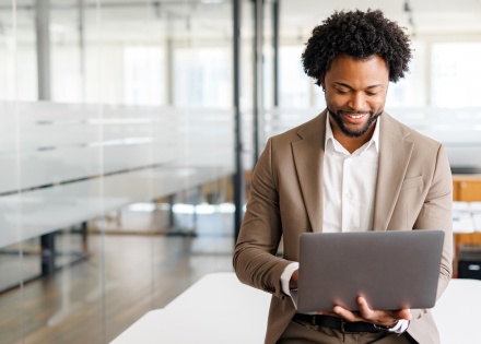 Global HR manager researching Fiji work visas