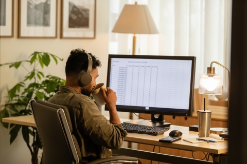 Business owner lessening the impacts of tariffs with an EOR